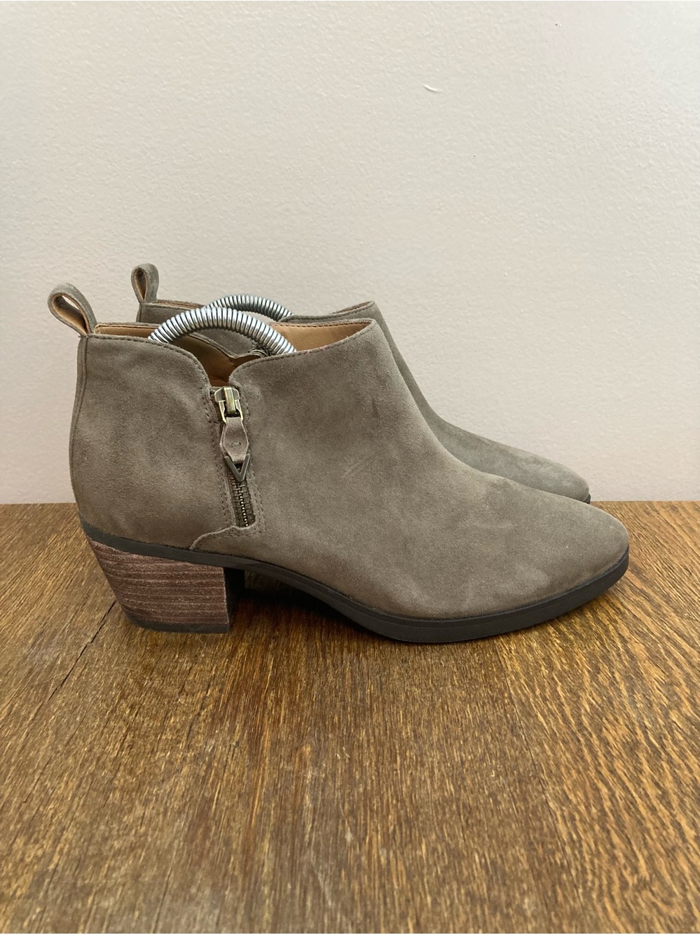 Vionic Vivien Cecily Waterproof Ankle Boot Women’s Size 9 Stone